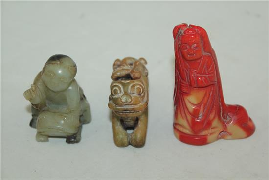 Two Chinese jade figures, a bowenite figure and a coral figure, 4.4cm
